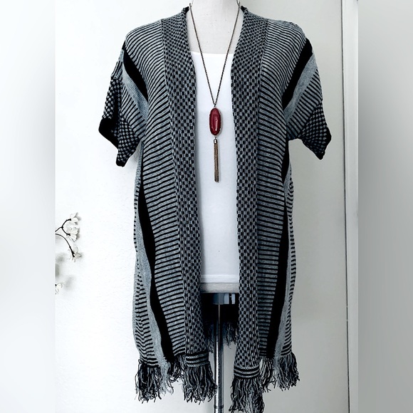 Open Striped Cardigan w/ Fringe Hem - NWT - Picture 5 of 13